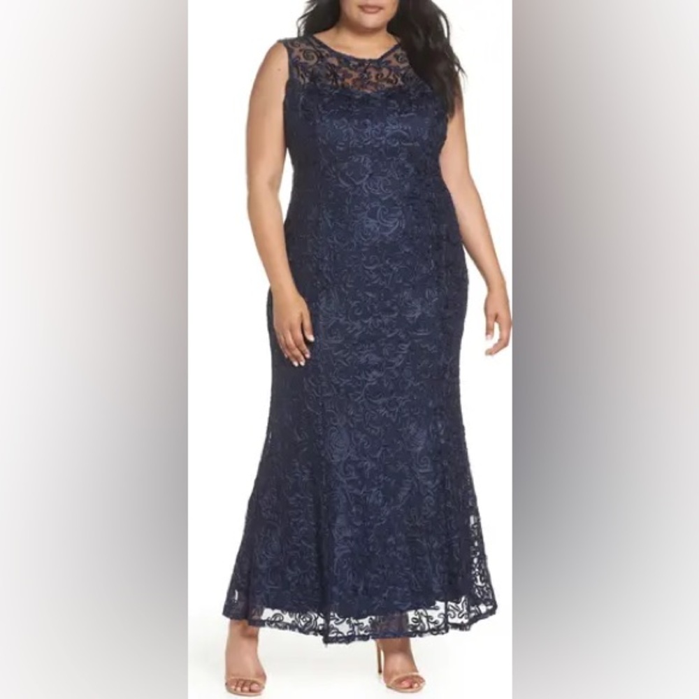 Marina Navy Sleeveless Soutache Fit & Flare Gown EUC Size 18